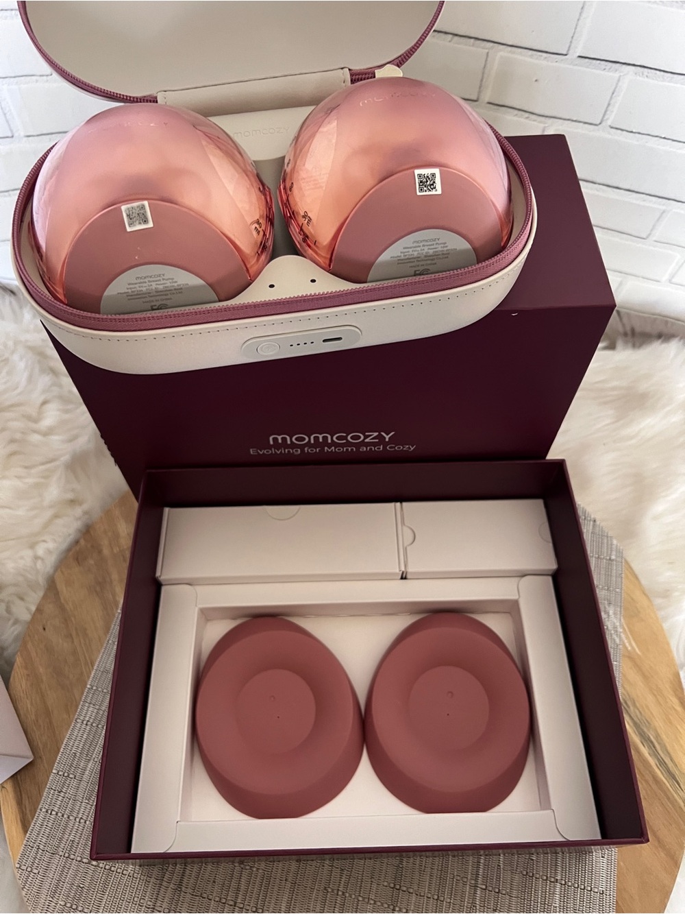 Momcozy Air 1 Wearable Breast Pump w/ Wireless Charging Case New Open Box - Picture 10 of 16